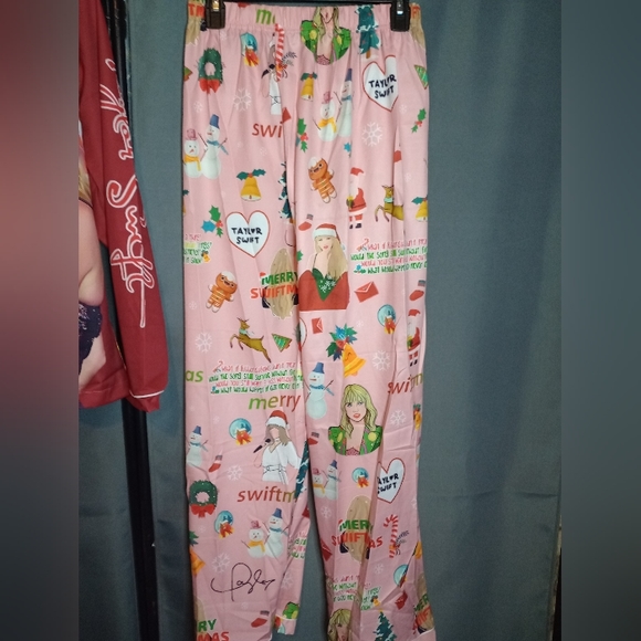 Merry Swiftmas, Taylor Swift pajamas - Picture 5 of 6